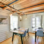 Arctic Penzion 4*