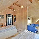 Arctic 4*